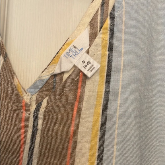 Women’s Time and Tru Linen Top - Picture 3 of 3